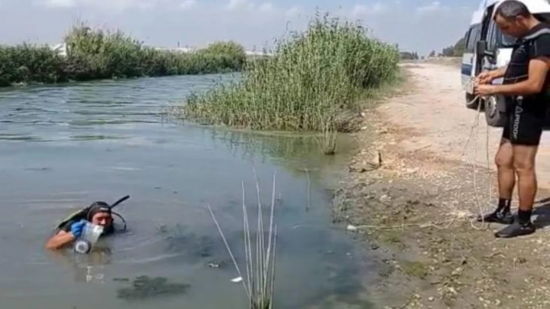 Araçla çarpılıp bıçaklanarak öldürülmüştü... Kurbağa adamlar, cinayet silahı bıçağı derede buldu