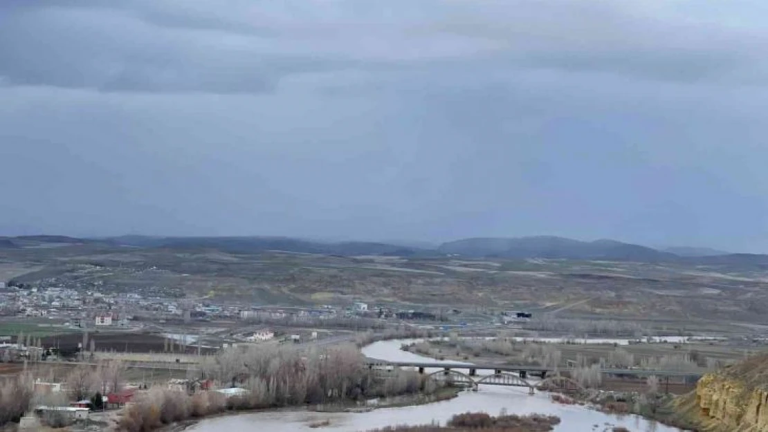 Aras Nehri karların erimesi sonucu yükseldi