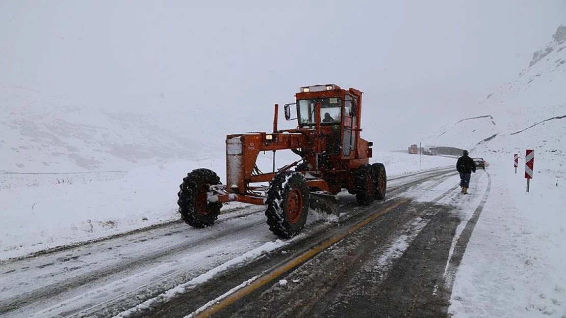 Ardahan'da 47 köy yolu ve Ardahan-Şavşat karayolu ulaşıma kapandı