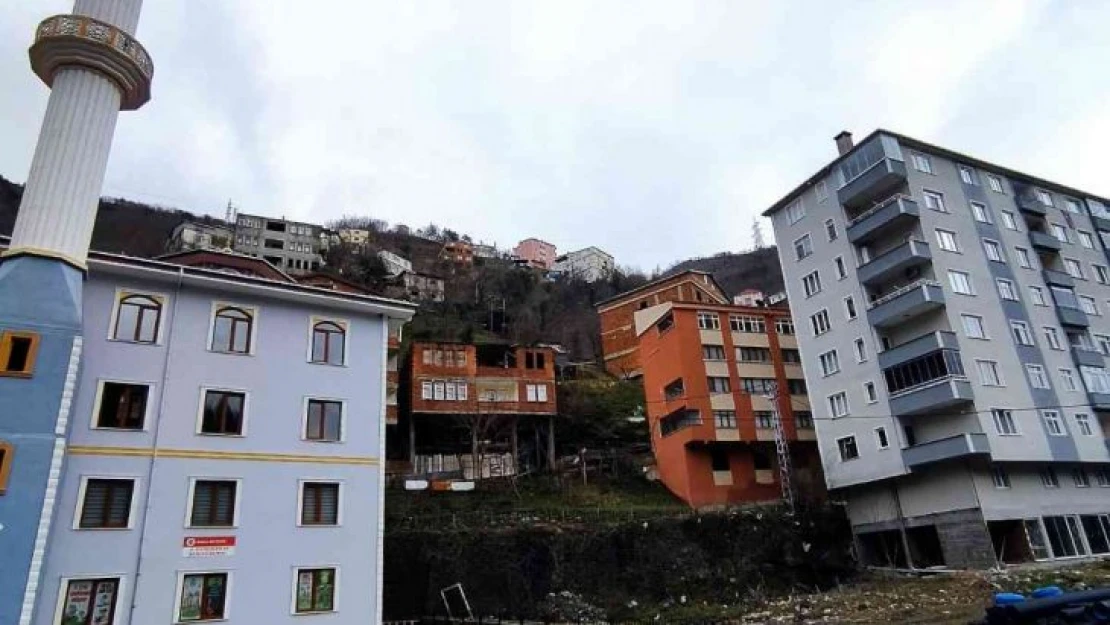 Artvin'de hırsızlar yeni yapılan caminden kablo çaldı