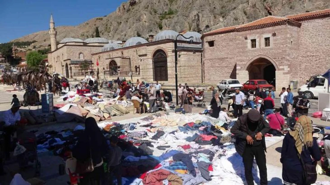 Asırlık pazarda ikinci el eşyaya rağbet