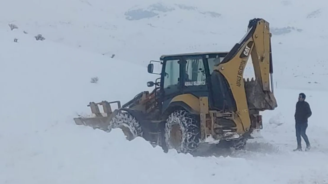 Aşkale'de aniden bastıran tipi geçit vermedi