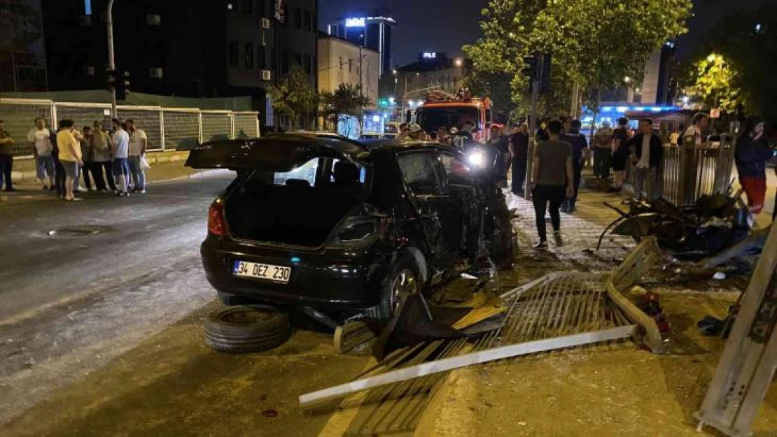 Ataşehir'de sürücüsünün kontrolünü kaybettiği otomobil demir korkuluklara çarparak durabildi: 1 yaralı