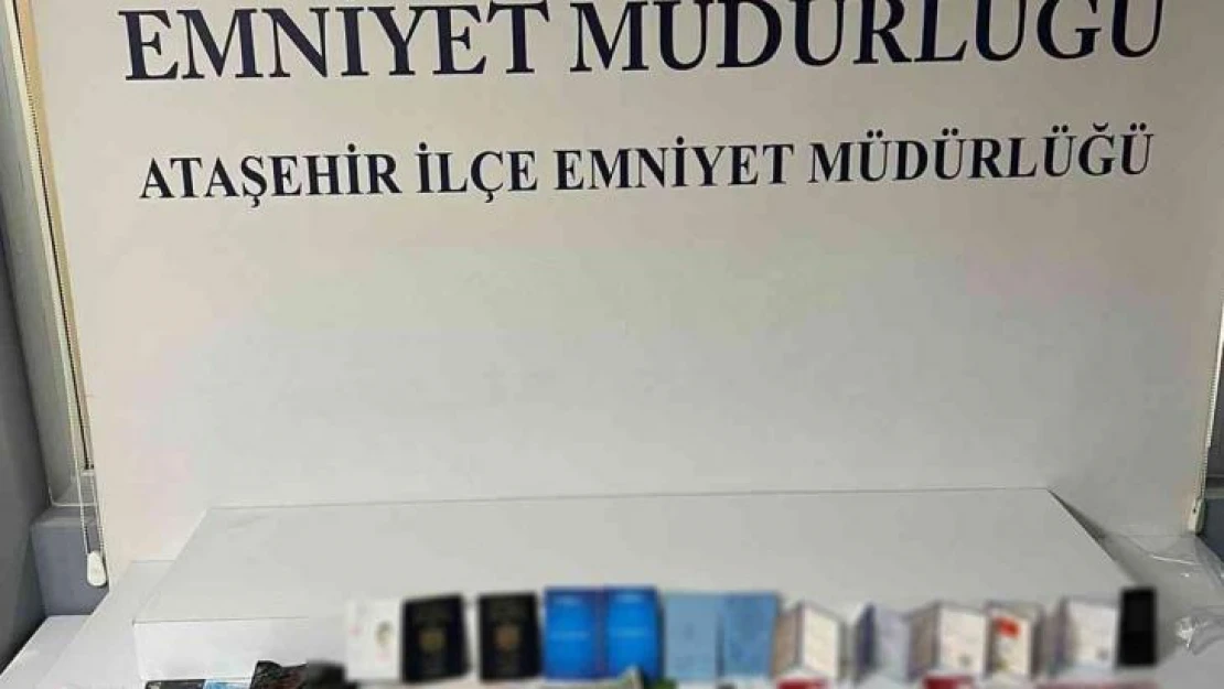 Ataşehir'de üniversite çevresinde öğrencilere uyuşturucu satan şahıslar kıskıvrak yakalandı