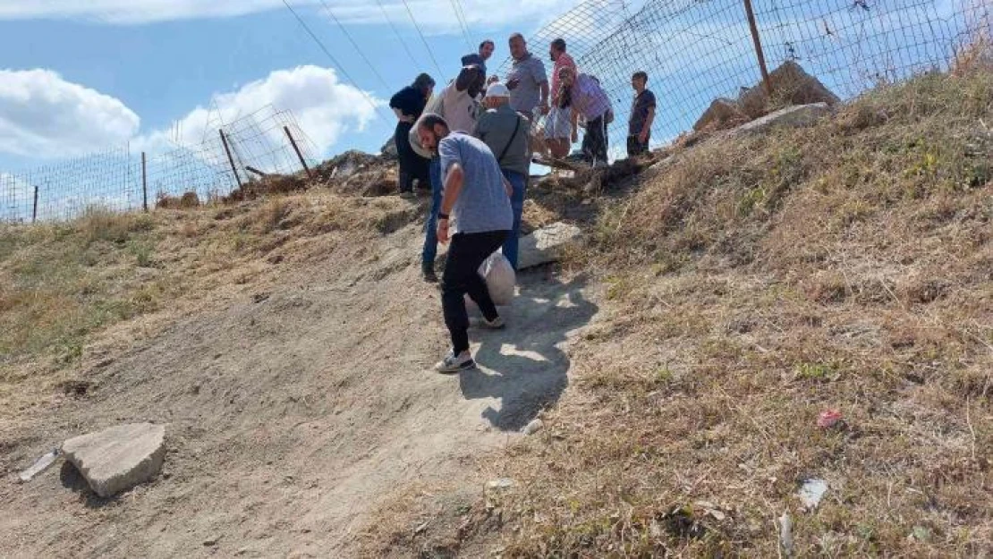 Avcılar'da kurban kesim alanına giden yol 'eziyet yolu'na dönüştü