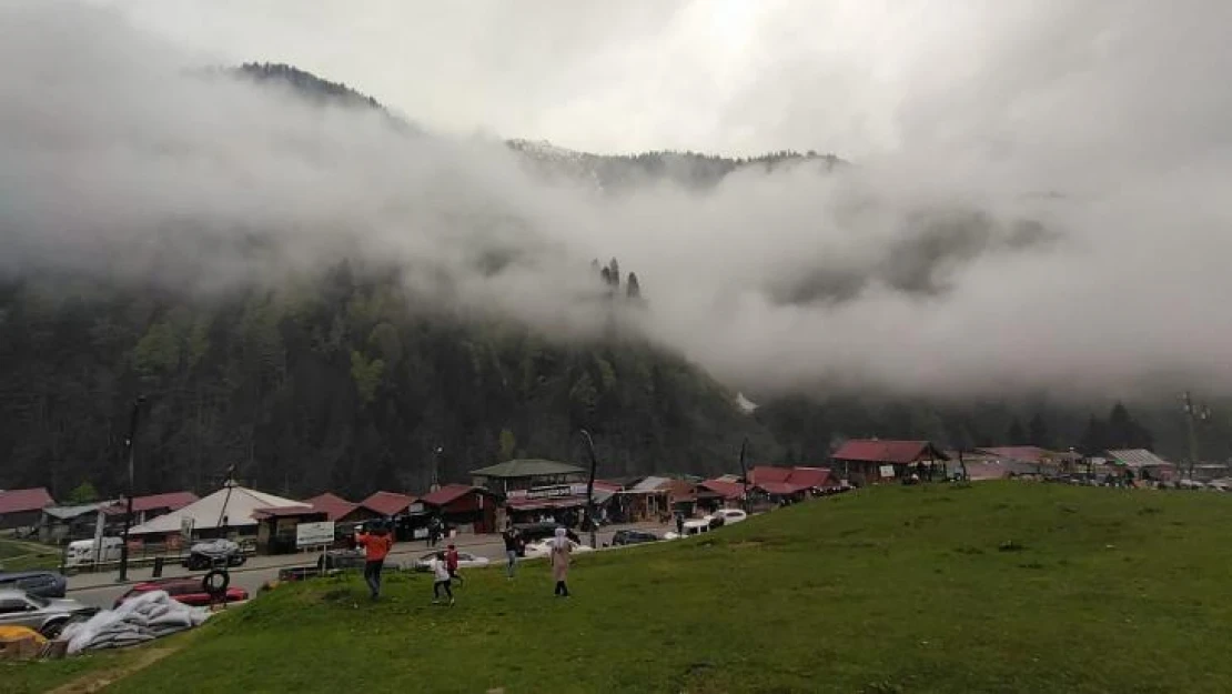 Ayder'de sisli hava tatilcilerin keyfini bozamadı