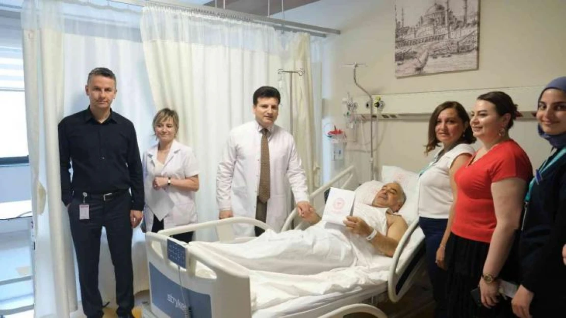 Babalara hasta yatağında sürpriz