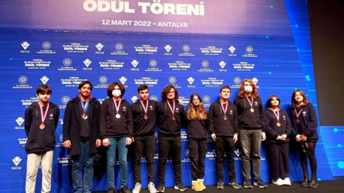 Bahçeşehir Koleji öğrencilerinden TÜBİTAK Ulusal Bilim Olimpiyatları'nda büyük başarı