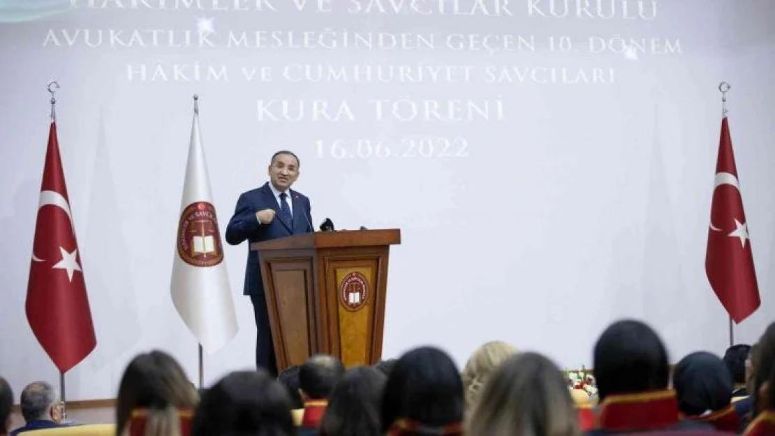 Bakan Bozdağ'dan genç hakim ve savcılara: 'Vicdanınız ve aklınız hür olsun'