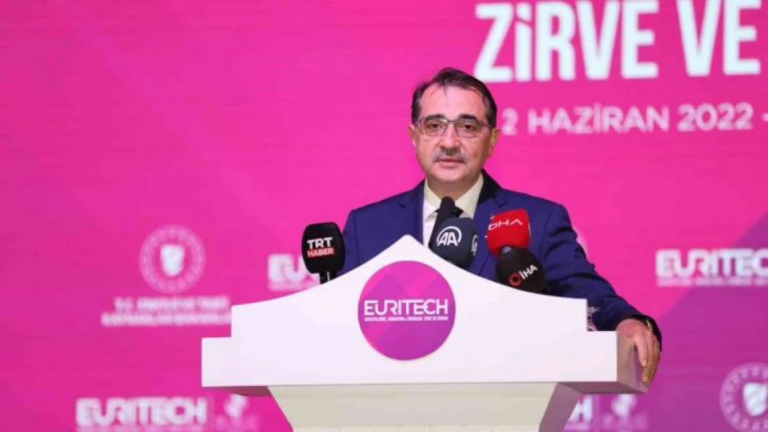 Bakan Dönmez: 'Güneş paneli üretimiyle Avrupa'da birinci, dünyada dördüncü sıradayız'