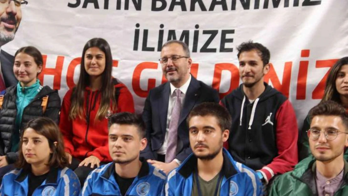 Bakan Kasapoğlu: '20 yıldır Türkiye'yi bir spor ülkesi kılmak adına büyük emekler verdik'