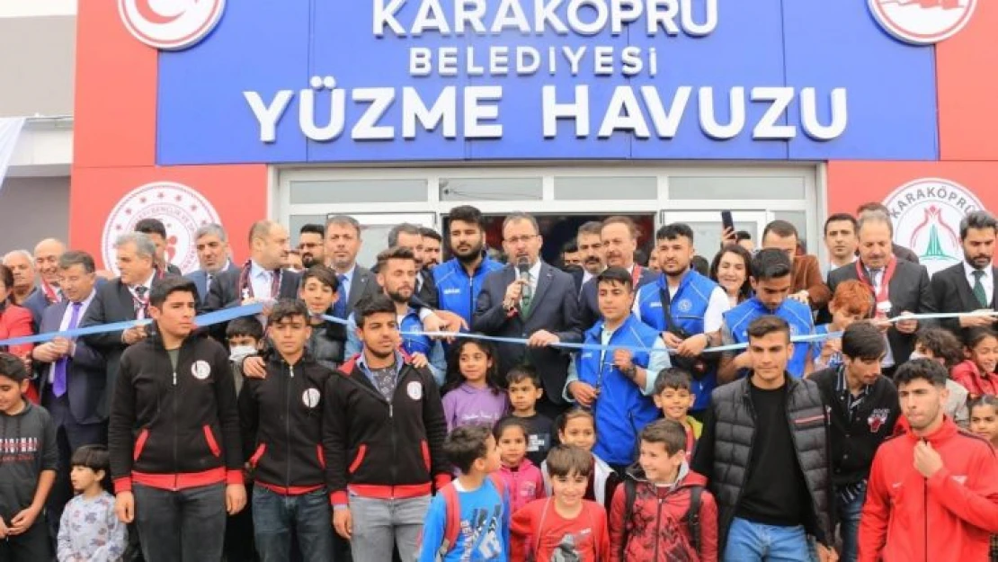 Bakan Kasapoğlu, Şanlıurfa'da yüzme havuzunun açılışını yaptı