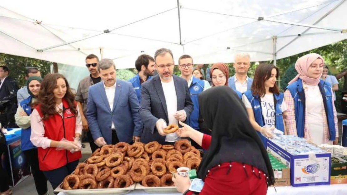 Bakan Kasapoğlu YKS sürecinde ailelere destek verdi