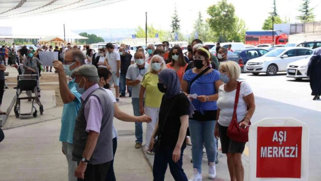 Bakan Koca'nın çağrısının ardından hatırlatma dozu randevuları doldu