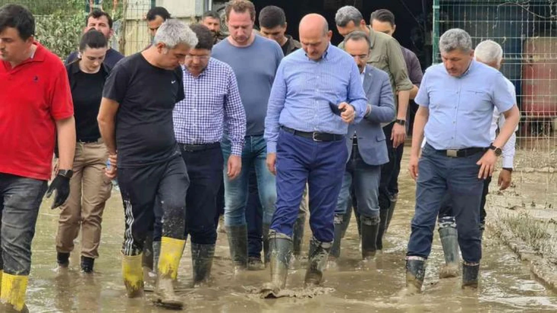 Bakan Soylu, Bartın'da selin ardından temizlik çalışmalarını inceledi