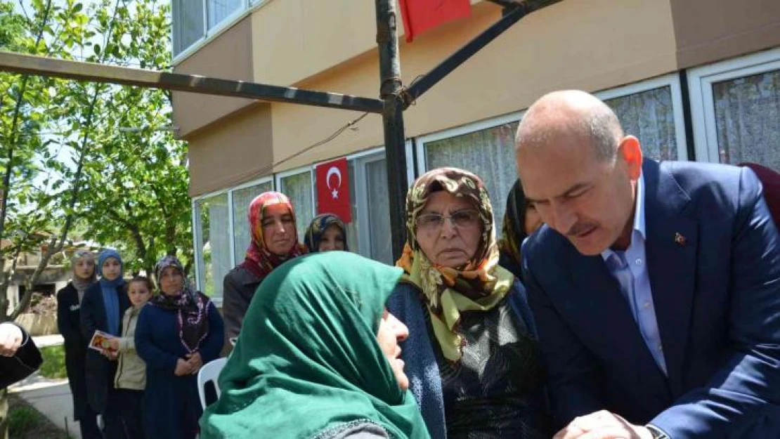 Bakan Soylu'dan Yalovalı şehidin ailesine ziyaret