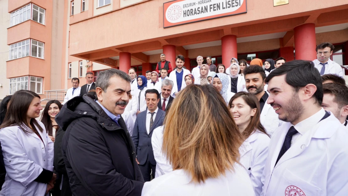 Bakan Tekin'e atama bekleyen öğretmenlerden sitem yüklü mesajlar