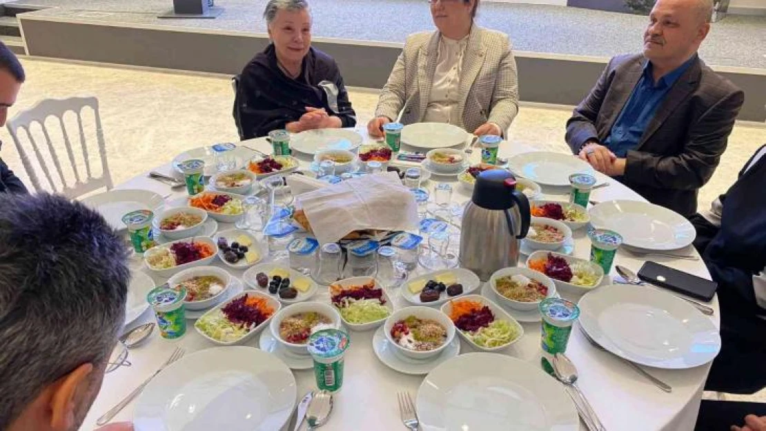 Bakan Yanık, Ramazan ayının son iftarını Darülaceze sakinleriyle yaptı