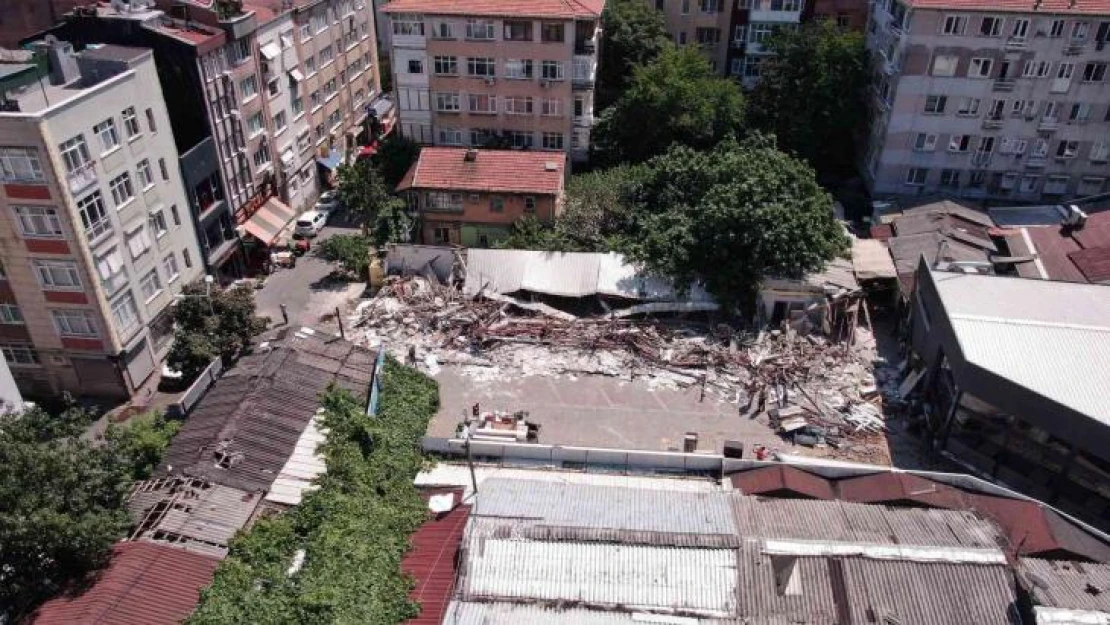 Bakırköy Belediyesi Balıkçılar çarşısını yıkıyor