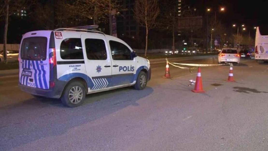 Bakırköy'de genç bir kadın seyir halindeki otomobilden atladı