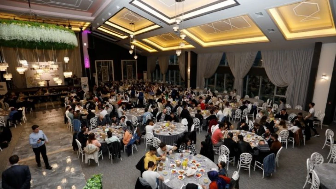 Başkan Taban 400 gençle iftarda buluştu