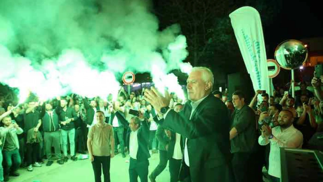 Bursa'da seçimi kazanan CHP'li Bozbey'den Belediyeye çağrı: 13 bin 200 personelin maaşını bayram öncesi ödeyin