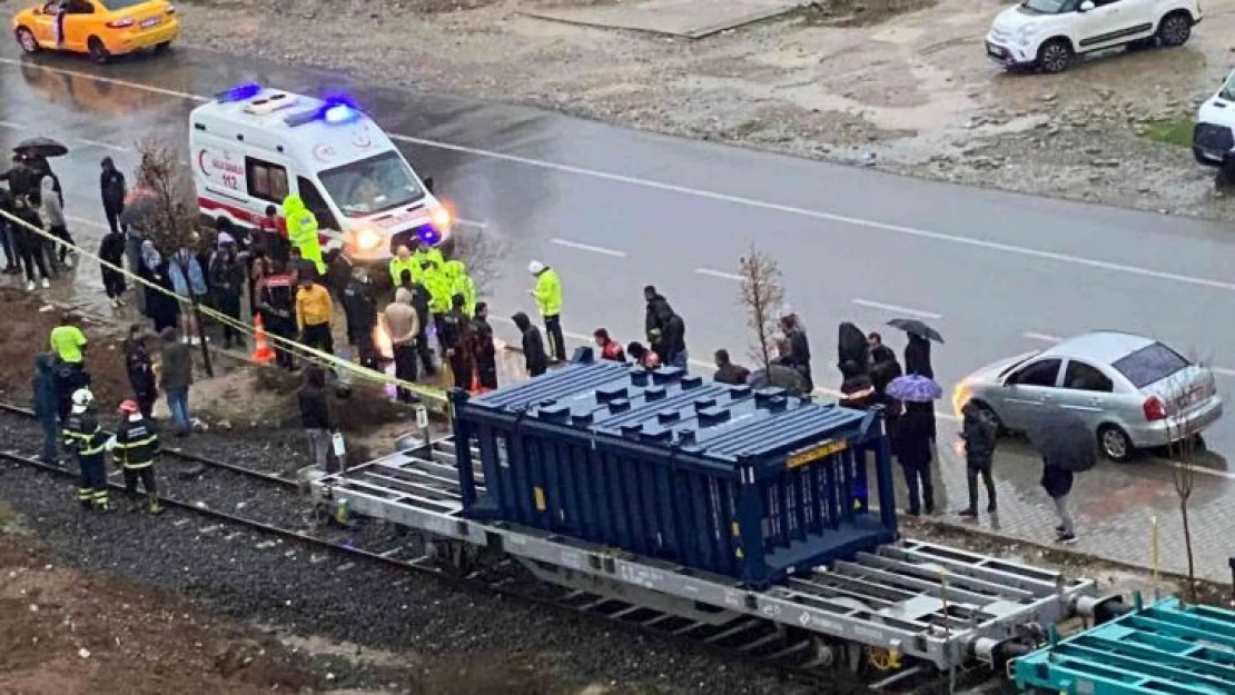 Batman'da hemzemin geçitte kaza: 17 yaşındaki genç hayatını kaybetti