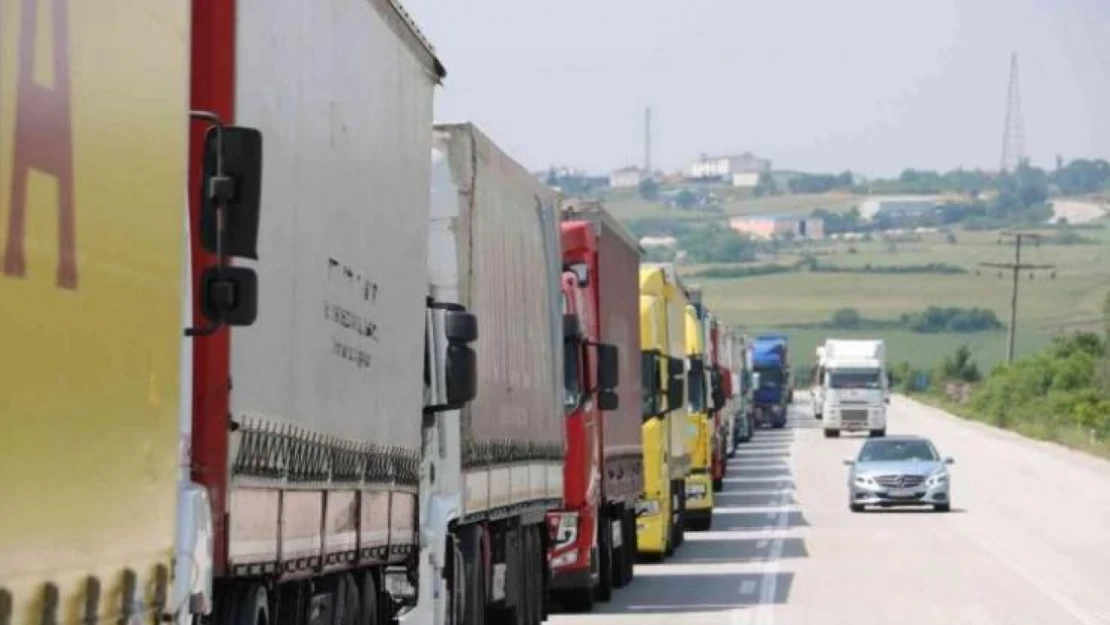 Bayram dönüşü ağır tonajlı araçlara seyir yasağı: Trafiğe çıkamayacaklar