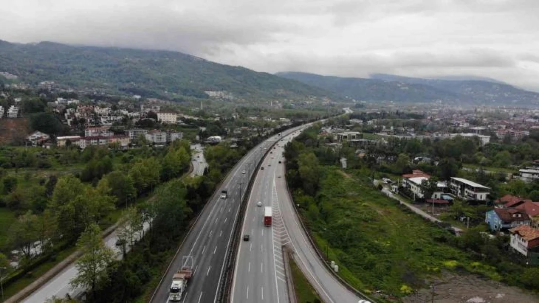 Bayram dönüşüne geçen vatandaşlar TEM'de yoğunluk oluşturdu