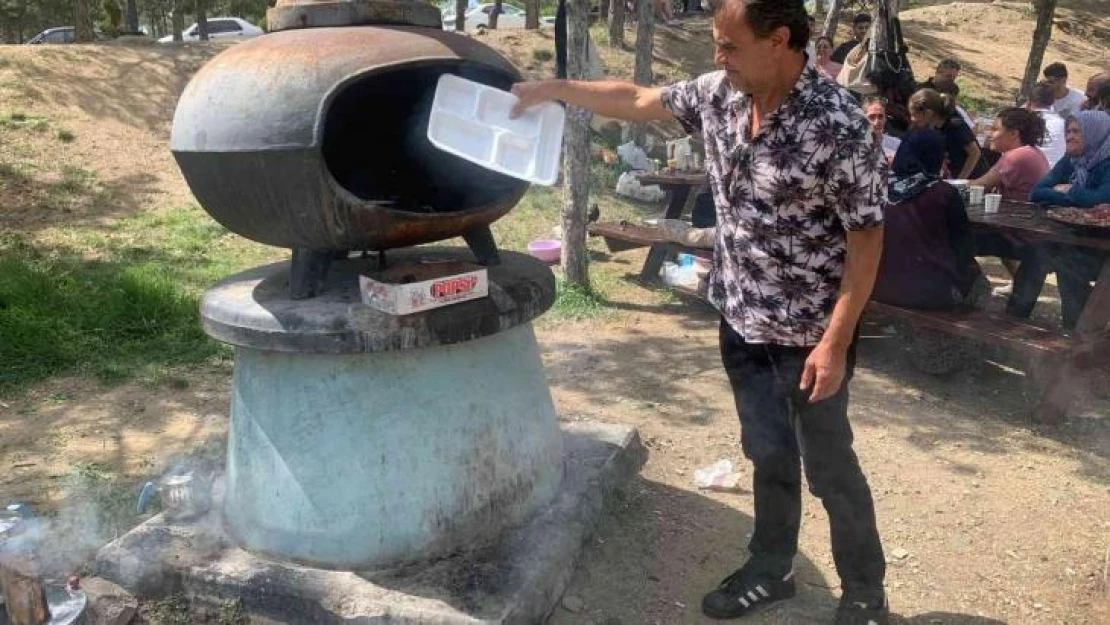 Bayramda Mavi Göl piknik severlerle doldu