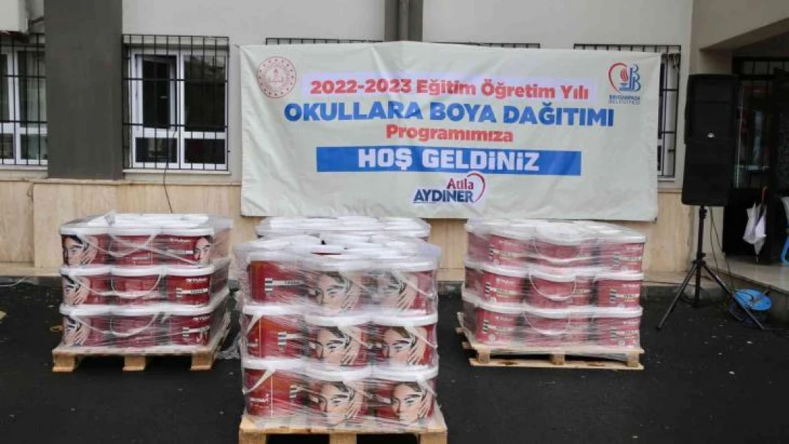 Bayrampaşa Belediyesi'nden okullara boya desteği