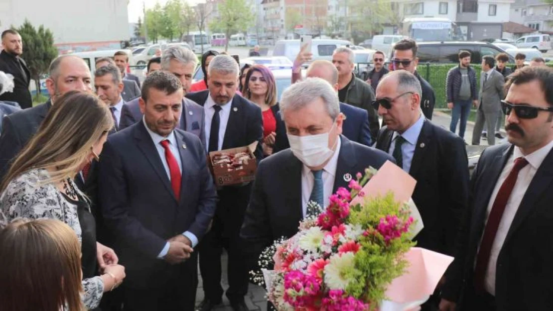 BBP Genel Başkanı Destici'den savaş mağduru çocuklara: 'Bu savaşta hiçbir günahınız yok, sizler masumsunuz'