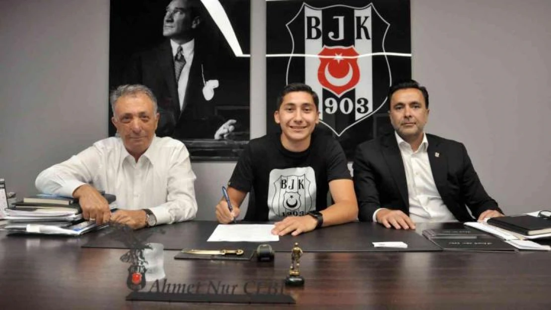 Beşiktaş, genç futbolcu Emirhan İlkhan'ın sözleşmesini uzattı