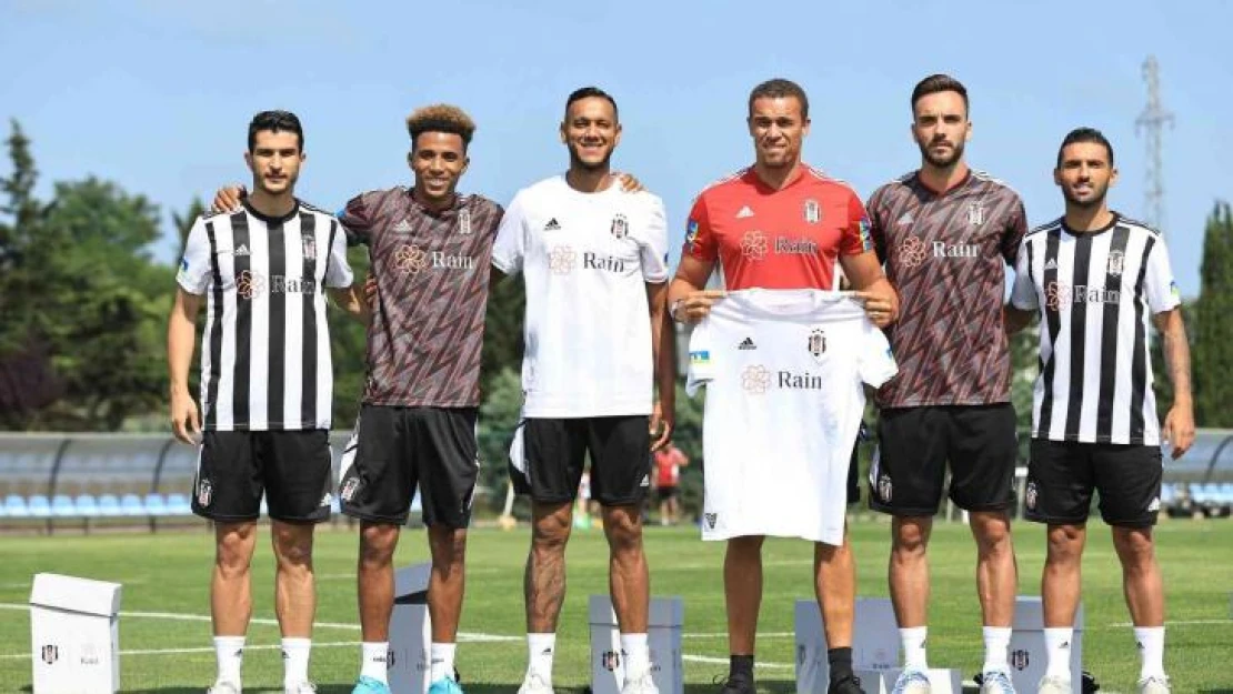 Beşiktaş'ın yeni sezon formaları tanıtıldı