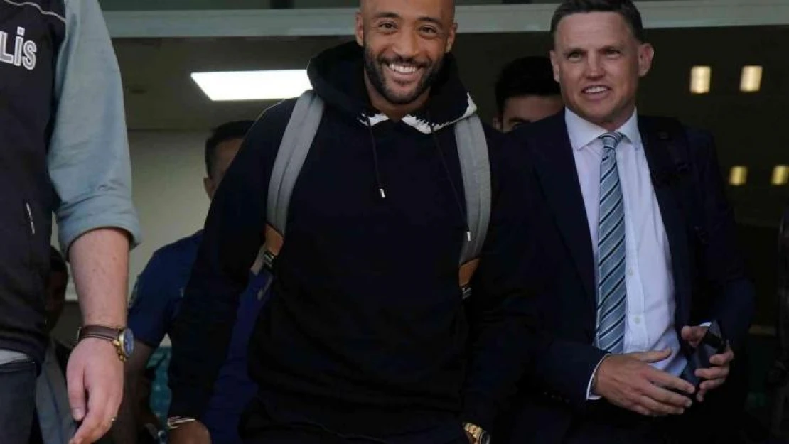 Beşiktaş'ın yeni transferi Nathan Redmond, İstanbul'a geldi