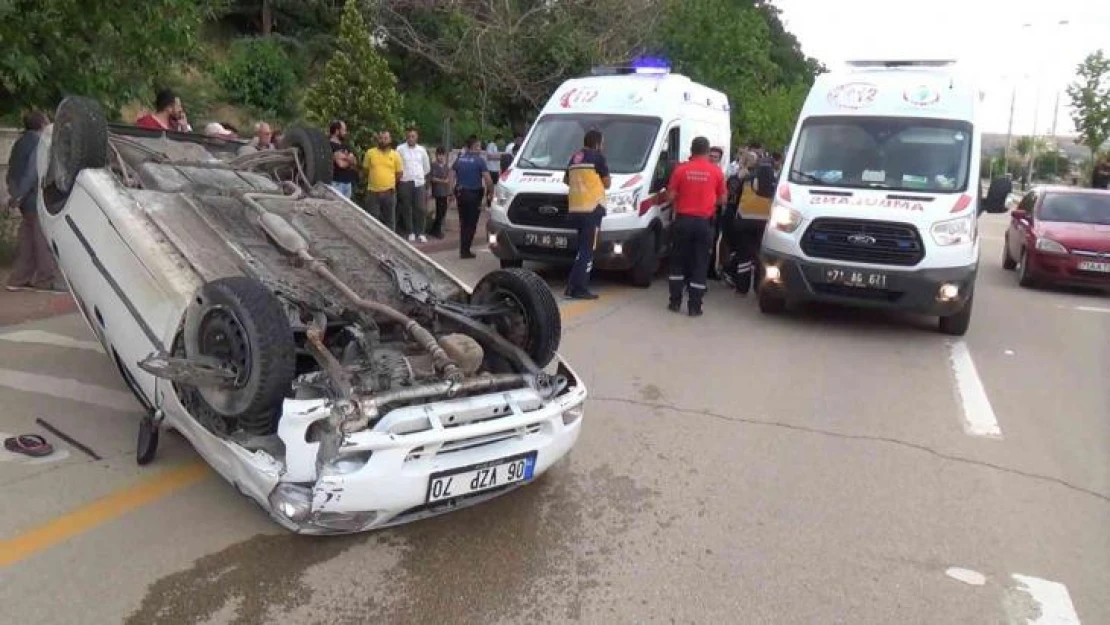 Beton bariyere çarpan otomobil 150 metre sürüklendi: 3 yaralı