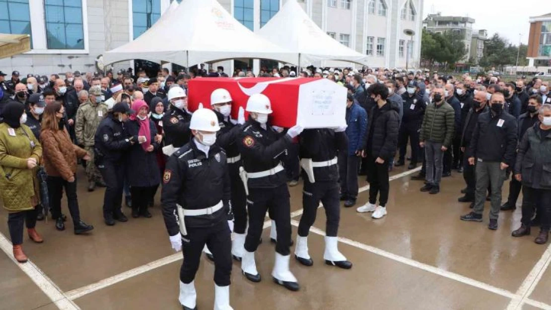 Beyin tümörüne yenik düşen polise veda