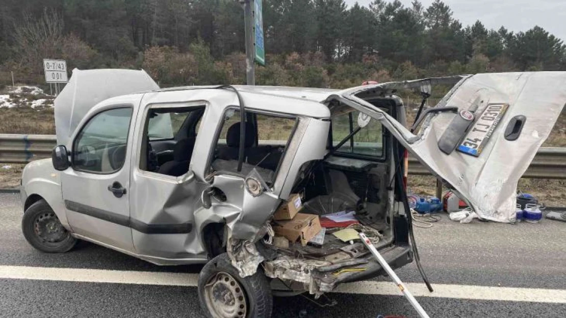 Beykoz'da arıza nedeniyle yol kenarına çekilen otomobile arkadan çarptı: 1 yaralı