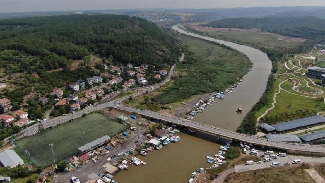 Beykoz'da Riva sahili çamura bulandı