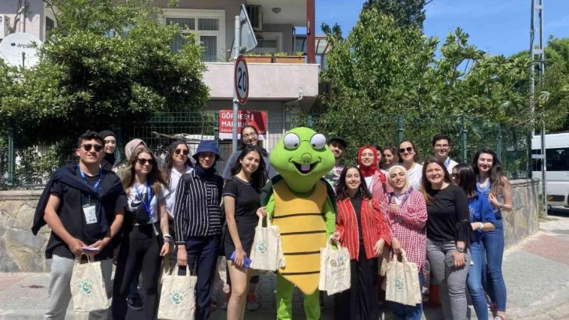 Beykoz'da üniversite öğrencileri kapı kapı dolaşıp 'Sıfır Atık' projesini anlattı