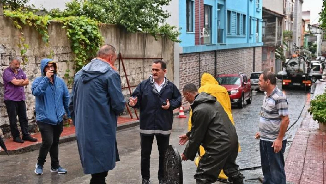 Beyoğlu'nda  yağmurla mücadele için 300 kişilik ekip sahaya indi