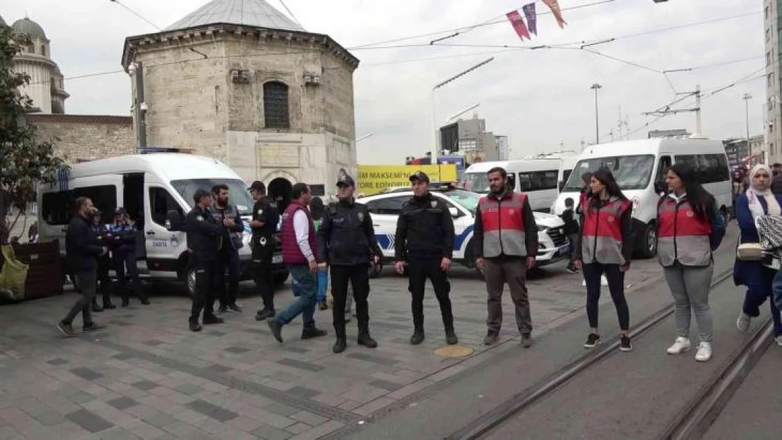 Beyoğlu'nda kaçak göçmen denetimi, 21 kişi yakalandı