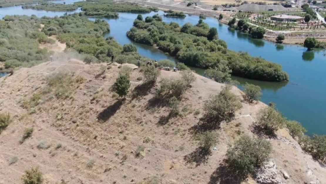 Bingöl'de Urartu dönemine ait olduğu düşünülen Sebeterias Kalesinin sondaj kazısı başladı