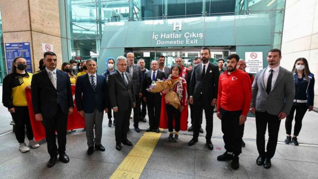 Boksta Avrupa şampiyonu olan Filiz Işık, Türkiye'ye bir ilki yaşattı