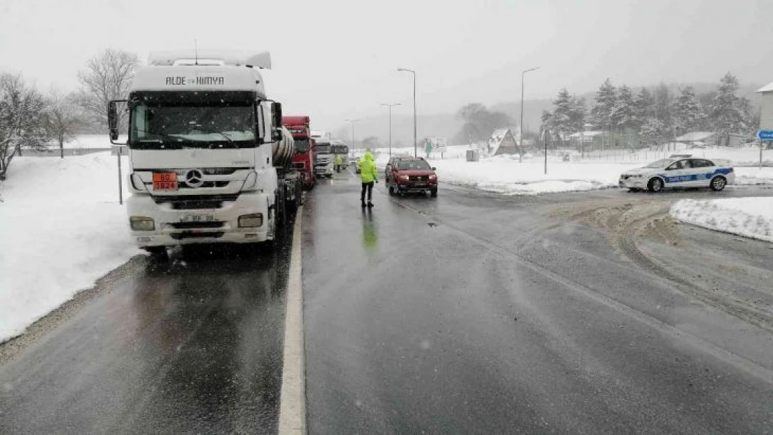 Bolu Dağı'nda ağır araçların geçişi kontrollü sağlanıyor