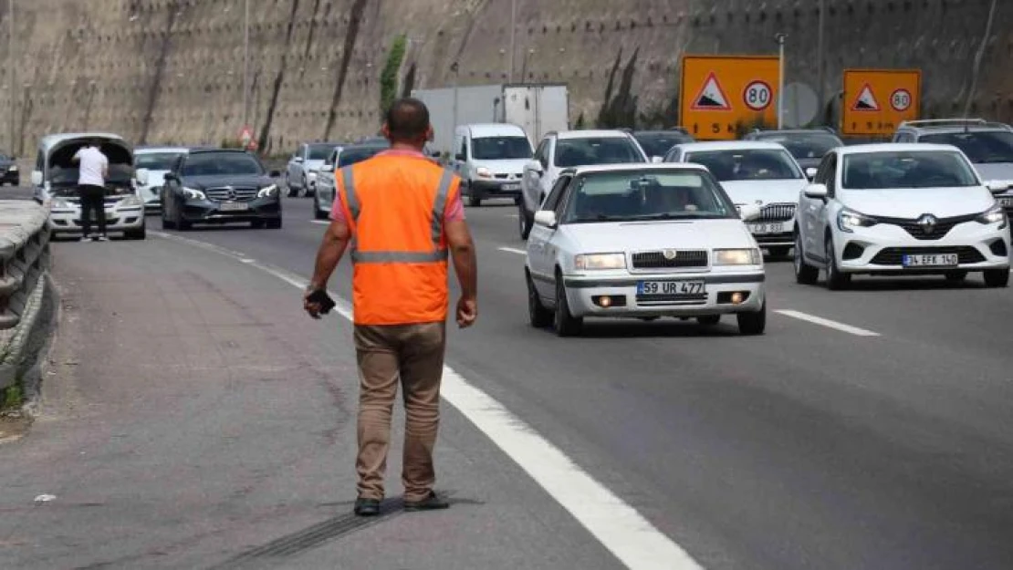 Bolu Dağı'nda tatilcilerin trafik yoğunluğu havadan görüntülendi