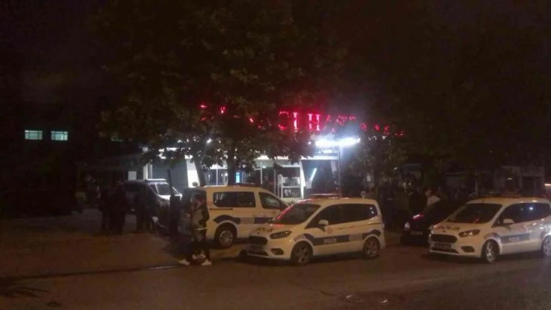 Boşanma aşamasındaki eşlerin aileleri arasında silahlı kavga: 1 ölü, 2 yaralı