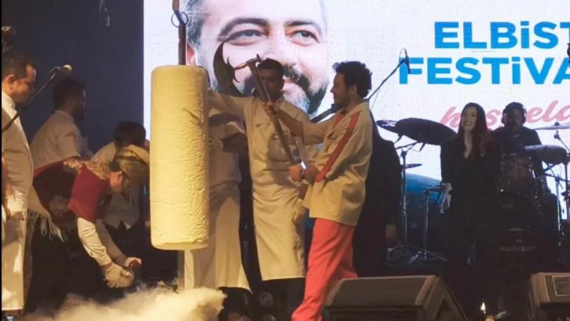 Buray konser verdi balta ve satırla dondurma kesti