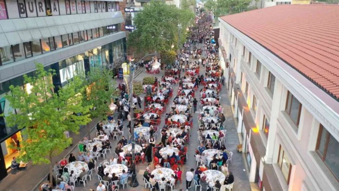 Bursa'da 10 bin kişilik tarihi iftar