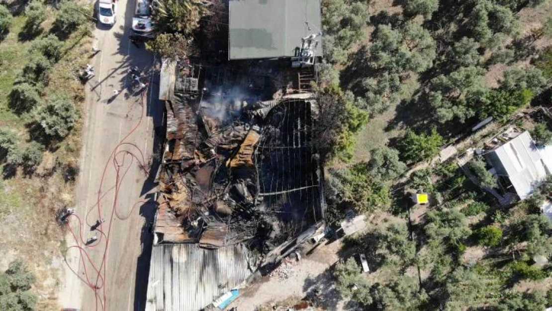 Bursa'da boya fabrikasındaki yangın söndürüldü